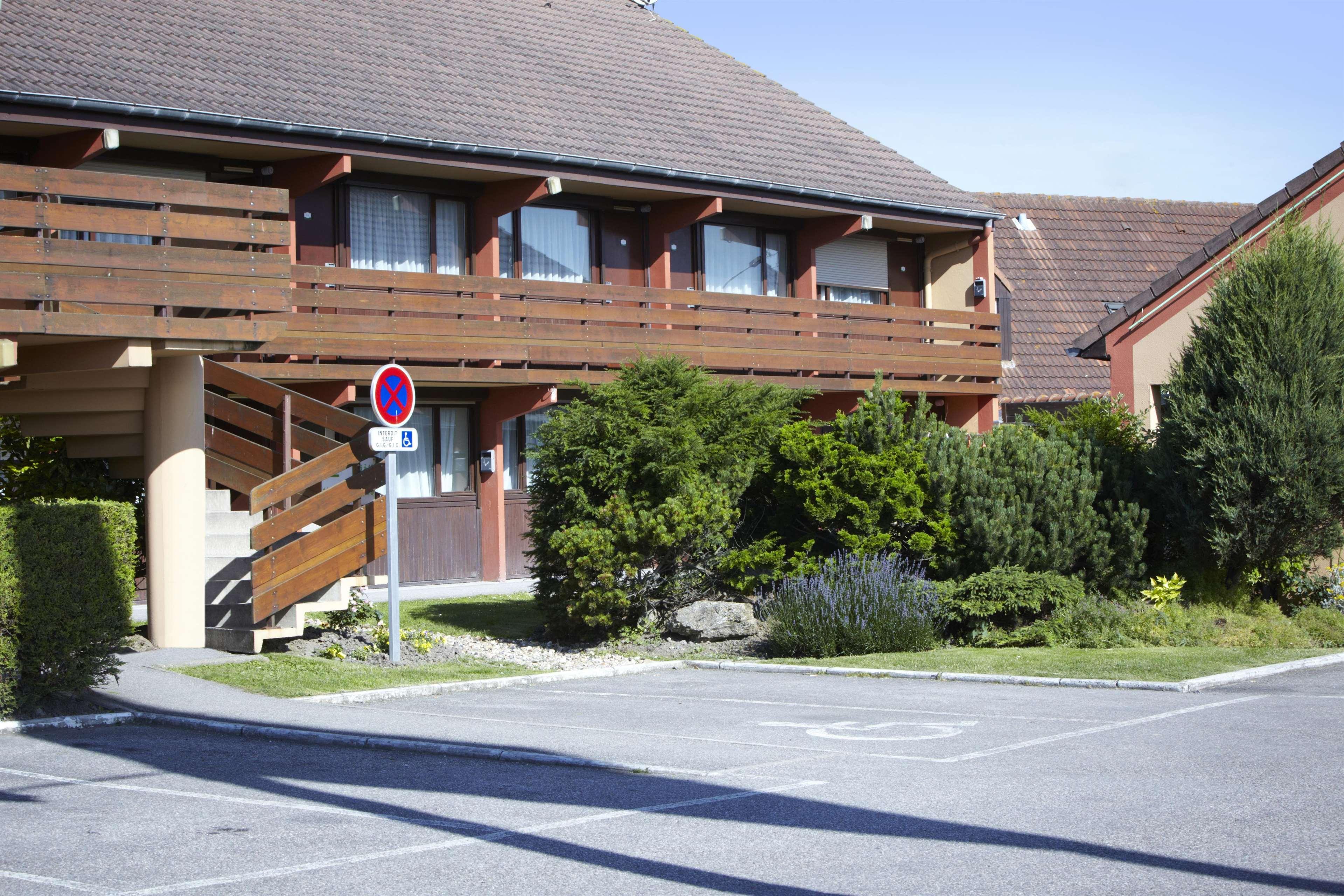 Campanile Calais Hotel Exterior photo